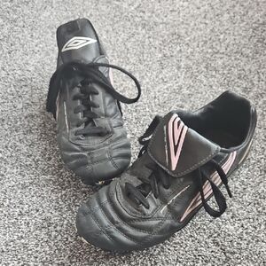 Umbro Black Soccer Cleats with Pink Detailing